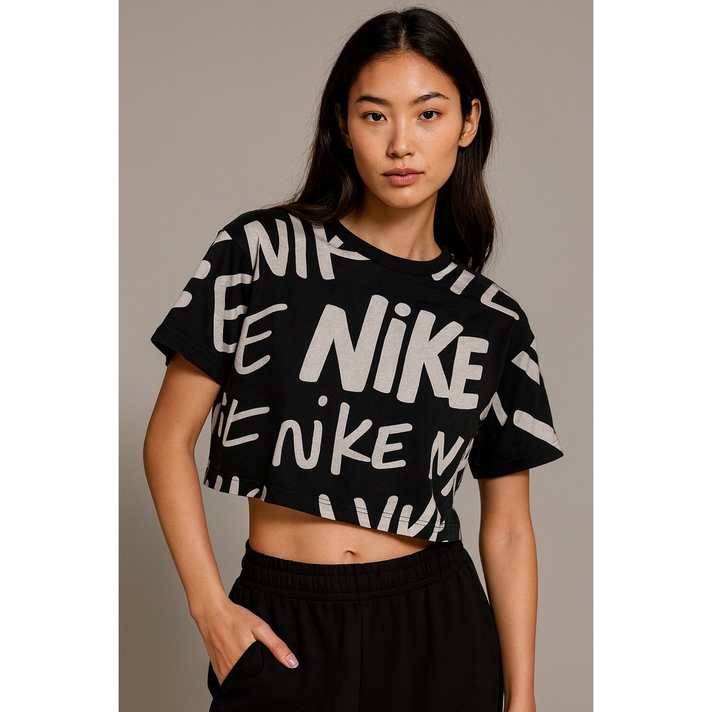 Nike Graffiti Graphic Logo‎ Crop Tee Women's Black White T-Shirt Size Small